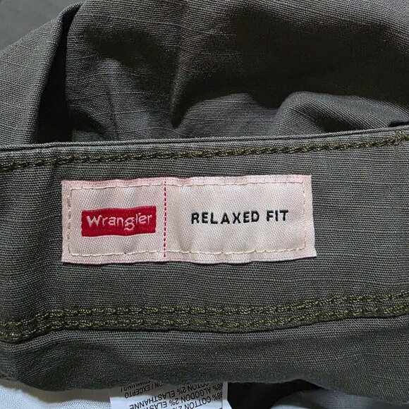 Wrangler Ripstop Cargo Stretch Shorts Tech Relaxed Fit Men's Sz 42, 44, 48 Green - Picture 4 of 7